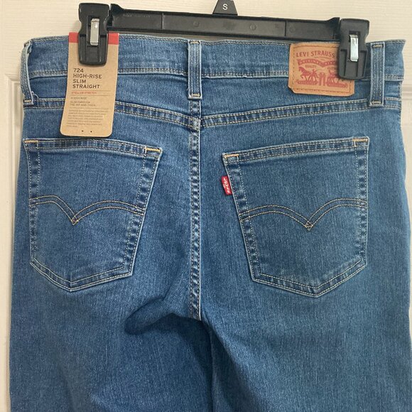 New Levi's Women's 724 Straight-Leg Jeans - Picture 4 of 6